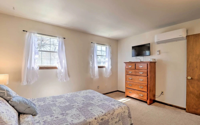 photo 3 of 2 Mi to Dtwn Allentown Shops & Eats! Cozy Home