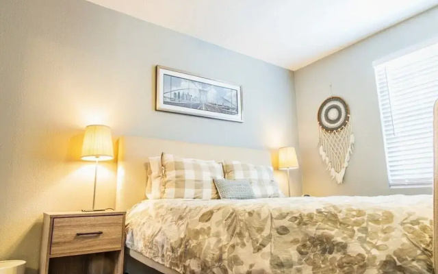 photo 3 of Cozy and Convenient 1bd in Alameda