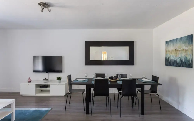 photo 2 of Cozy and Modern 2B-2B Home