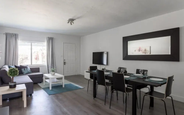 photo 3 of Cozy and Modern 2B-2B Home