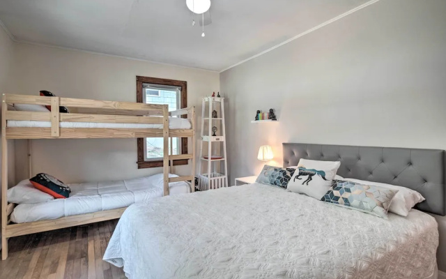photo 5 of Cozy Arden Cottage, 2 Mi to Lake Julian Park!