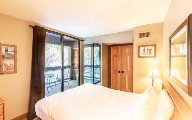 photo 2 of Cozy Aspen Grove 2 bed 2 bath by RedAwning Save 10% on 3 Nights, 15% on 5 Nights!