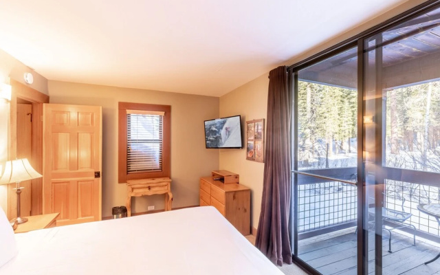 photo 4 of Cozy Aspen Grove 2 bed 2 bath by RedAwning Save 10% on 3 Nights, 15% on 5 Nights!