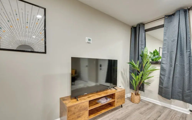 photo 2 of Atlanta Apartment w/ Grill: 7 Mi to Downtown!