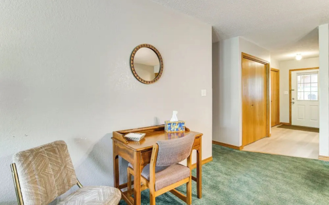 photo 2 of Cozy Branson Townhome 1 Mi to Silver Dollar City!