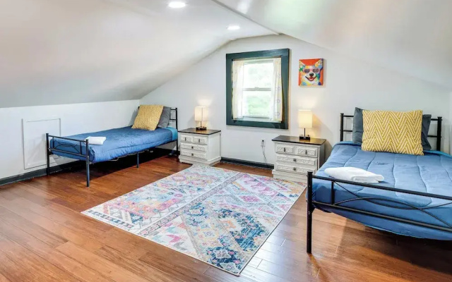 photo 4 of Cozy Brevard Vacation Rental: 1 Block to Main St