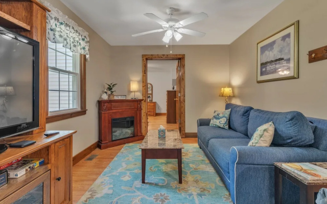 photo 4 of Cozy Bungalow Just Minutes From Mystic, Westerly Beaches, Boating And Casinos! 1 Bedroom Bungalow by RedAwning