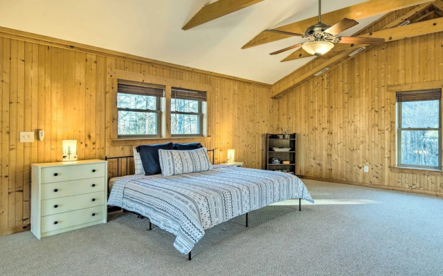 photo 2 of 10 Mi to Lake Lure: Mtn-view Cabin w/ Deck & Loft!