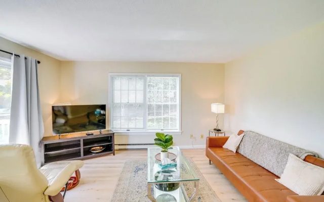 photo 4 of Cozy Catskill Condo - 2 Mi to Windham Mountain Ski