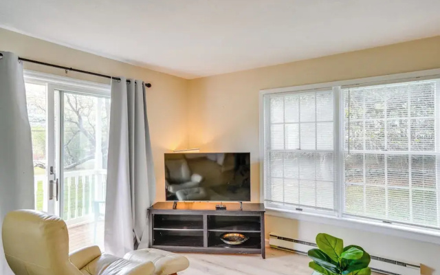 photo 5 of Cozy Catskill Condo - 2 Mi to Windham Mountain Ski