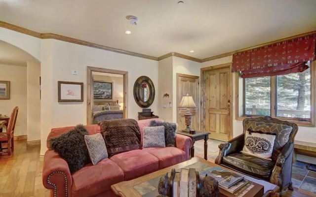 photo 5 of Cozy & Central Arrowhead Ge Townhome 2 Bedroom Condo by RedAwning