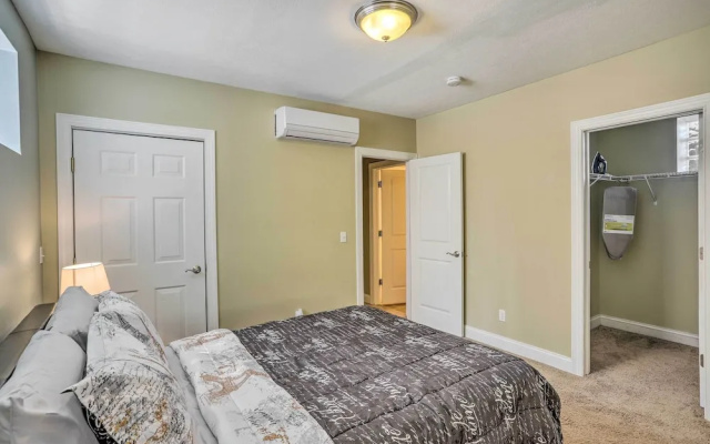 photo 2 of ~ 2 Mi to Downtown - Cozy Cleveland Unit