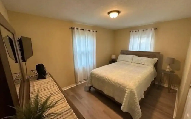 photo 4 of Cozy Coastal Cottage 3 Bedroom Home by RedAwning