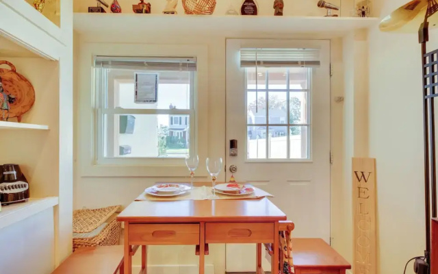 photo 4 of Cozy & Convenient Elmont Retreat w/ Patio!
