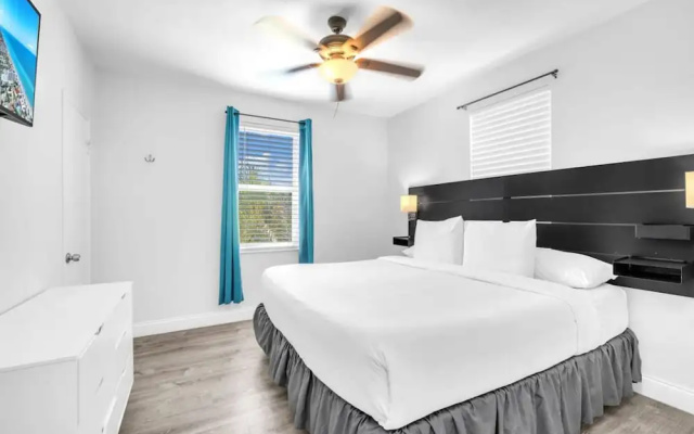 photo 3 of Cozy Corner Beach Apartment