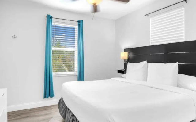 photo 4 of Cozy Corner Beach Apartment