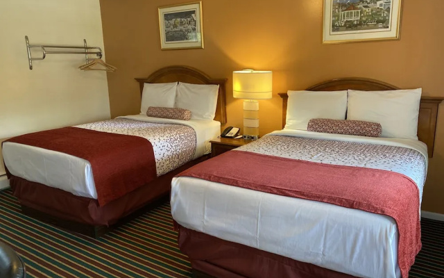 photo 3 of Cozy Corner Motel