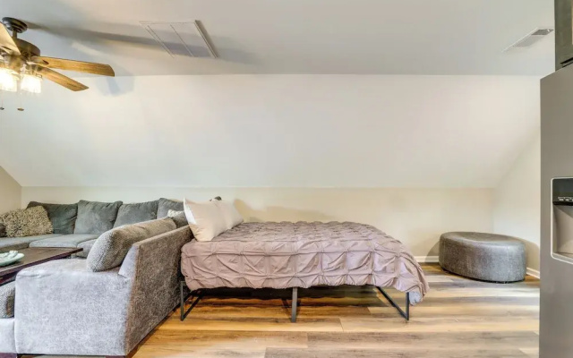 photo 2 of Cozy Covington Studio Rental Near Historic Square!
