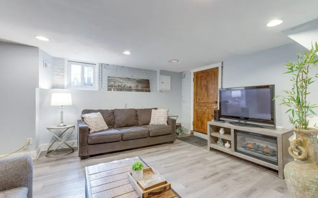 photo 2 of 1 Mi to Coors Field: Cozy Denver Studio w/ Patio!