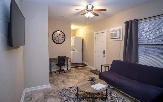 photo 2 of Cozy Downtown Guest House 2br/1ba Sleeps 8