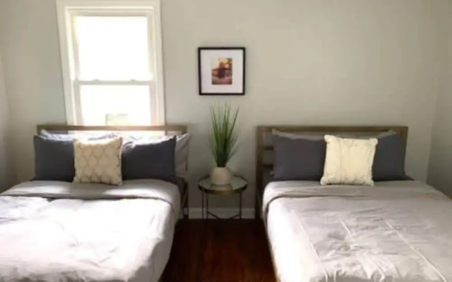photo 3 of Cozy family-style Buckhead Bungalow