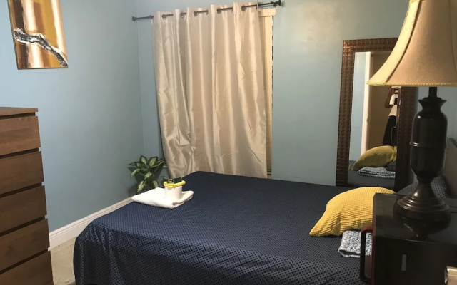 photo 2 of Cozy Guest House Florida Tamarac