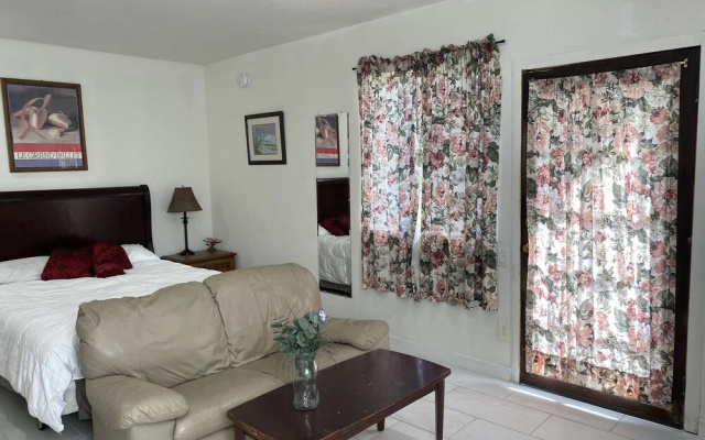 photo 3 of Comfy Private Unit in LA