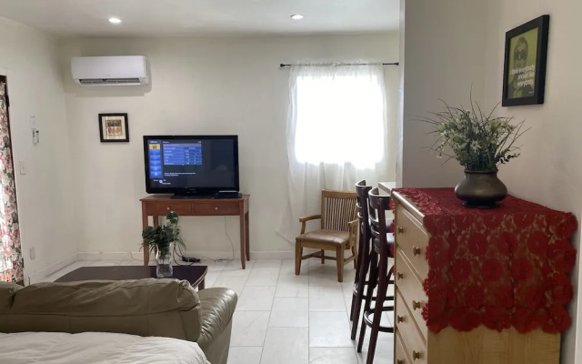 photo 4 of Comfy Private Unit in LA