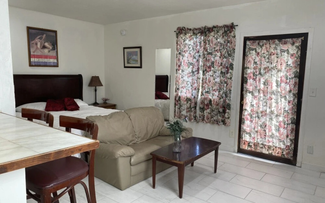 photo 5 of Comfy Private Unit in LA
