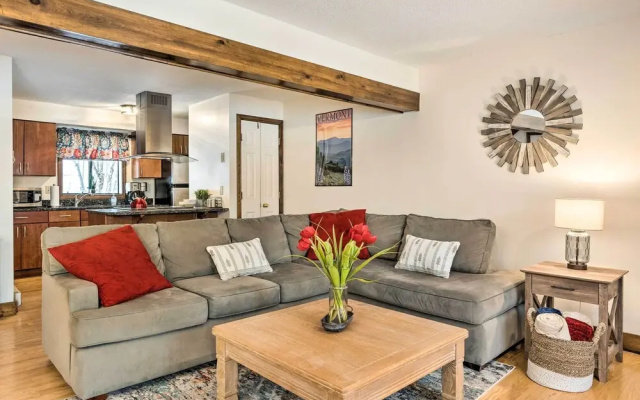 photo 2 of Hartford Escape w/ Fire Pit ~ 3 Mi to Ski & Golf!