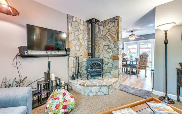 photo 3 of Cozy Hideaway w/ Grill, 17 Mi to Asheville
