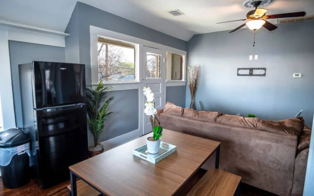 photo 2 of ⭐️Cozy Historic Home <1/2 mile to DT ⭐️Riverwalk ⭐️Alamo⭐️