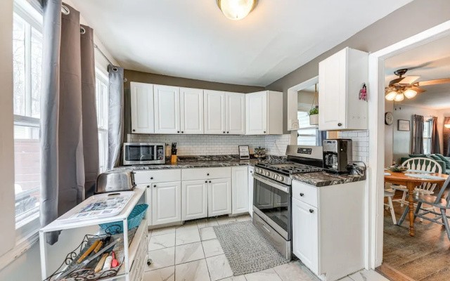 photo 5 of Cozy Home w/ Fire Pit: 2 Blocks to Lake Mary!