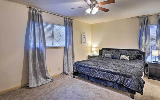 photo 5 of Cozy San Antonio Home w/ Patio, 1 Mi to Airport!