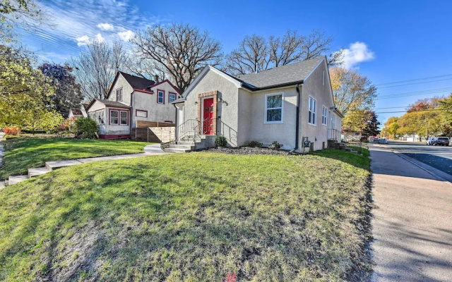 photo 2 of Cozy Home: Wifi, Parking, 5 Mi to Dtwn Mpls!