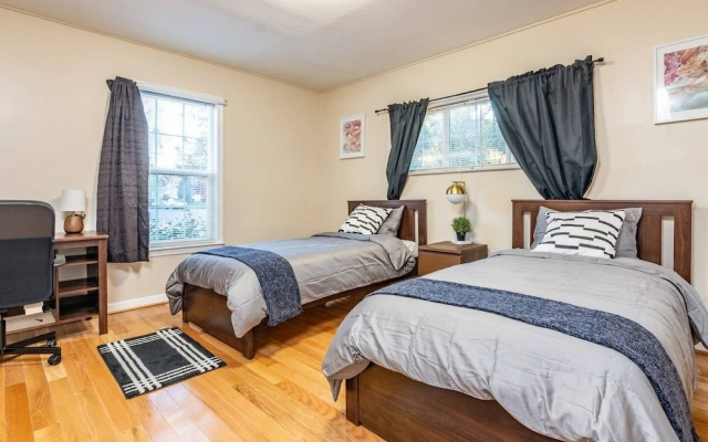 photo 4 of Cozy House 10min to Monuments and DC by CozySuites