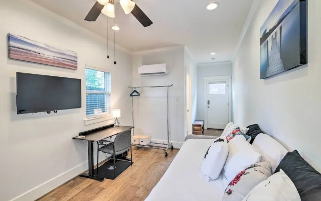 photo 3 of Central & Cozy Houston Studio - Pets Welcome!
