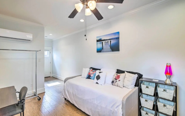 photo 5 of Central & Cozy Houston Studio - Pets Welcome!