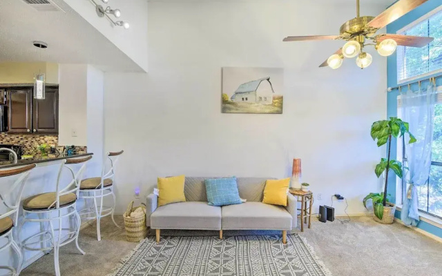 photo 5 of Cozy Irving Condo 15 Mi to Downtown Dallas!