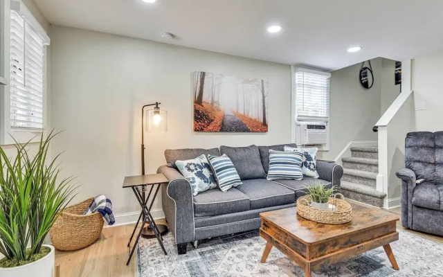 photo 4 of Cozy Jacksonville Cottage, Walkable Location!