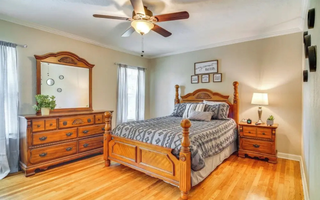 photo 4 of 2 Mi to Downtown: Lake Charles Apartment