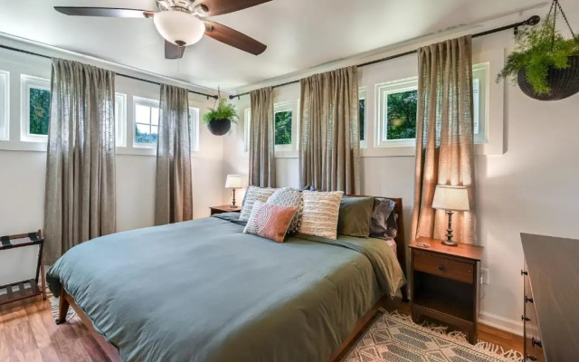 photo 2 of Cozy Love Nest 1br Minutes To Downtown Asheville