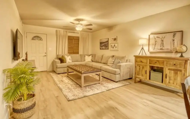 photo 4 of Cozy, Modern & Newly Remodeled Mesa Home Pet Friendly 3 Bedroom Home by Redawning