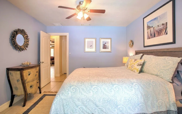 photo 4 of 1 Mi to Beach Access: Naples Home w/ Lanai