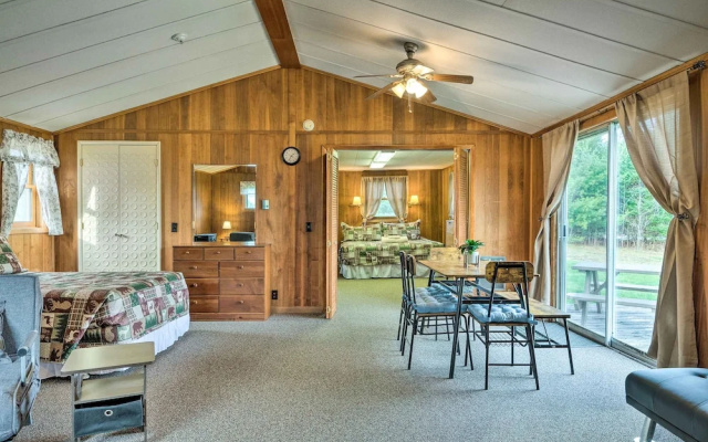 photo 4 of Cozy Franconia Cottage w/ Community Pool & Hot Tub