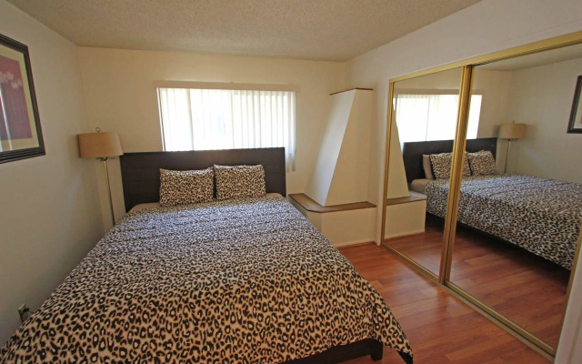 photo 2 of Cozy New Town House Glendale