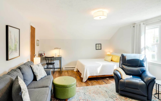 photo 2 of Cozy Norwalk Apt: Near Cedar Point & Kalahari!