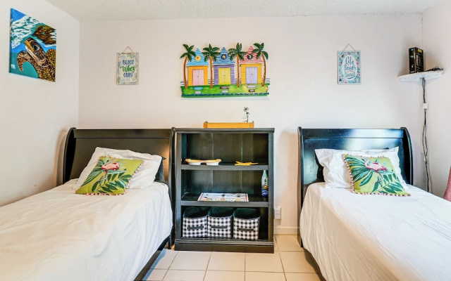 photo 4 of Cozy PCB Cottage ~ 1 Block to Beach!