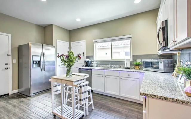 photo 3 of Cozy Peoria Apartment - Golf, Hike & Bike!
