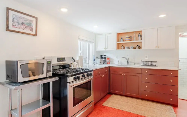 photo 4 of Cozy Private Urban Oasis: The Ballard Bungalow! 1 Bedroom Home by RedAwning